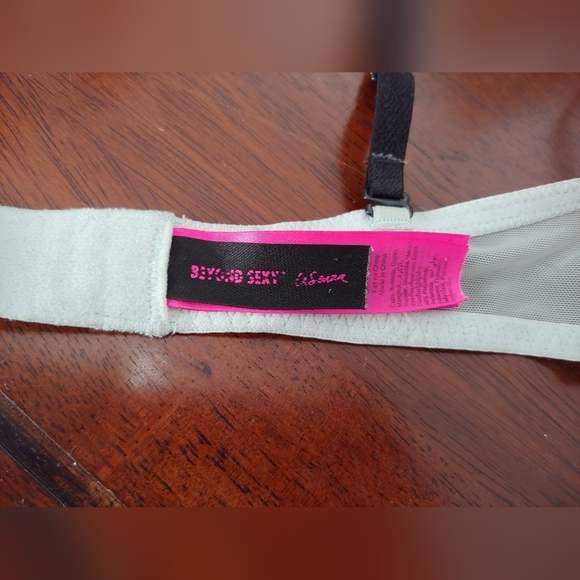 36B bra from La SENZA, beyond sexy, Gel pad inside, bust, bustier, light blue 💙 - Picture 3 of 7